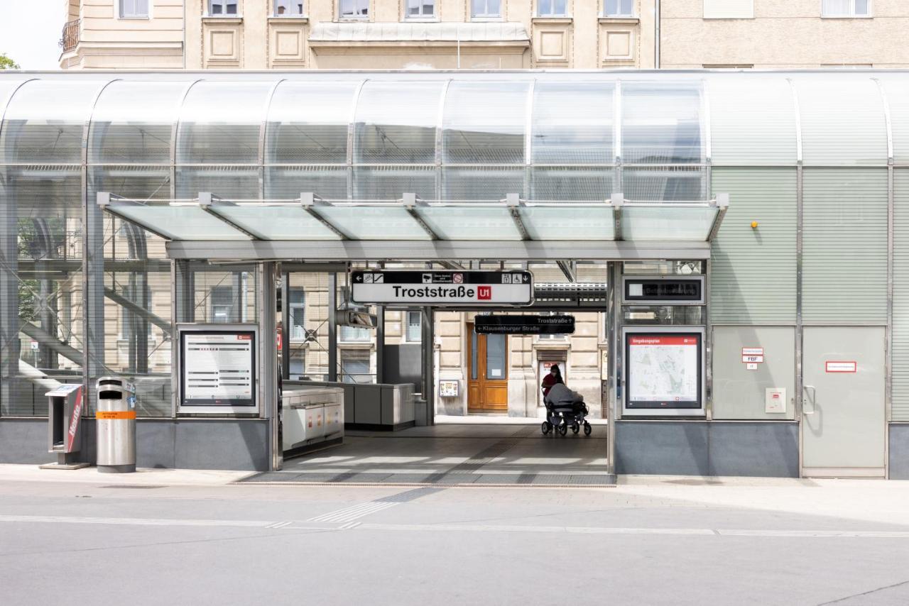 Yeshello Central Station Vienna Esterno foto